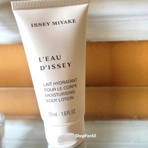 Issey Miyake Leau DIssey Moisturizing Body Lotion, Floral, NEW -